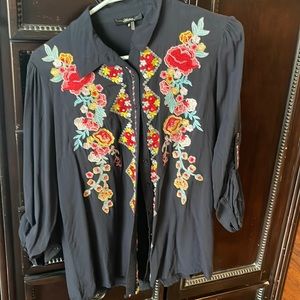 Andre embroidery blouse